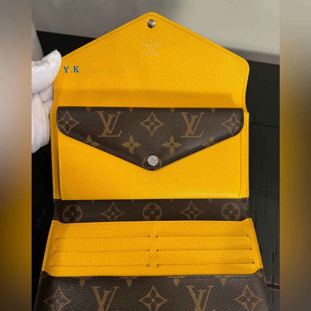 LV Long Wallet - Picture 7 of 12